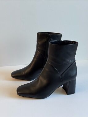 Nordstrom Rack Classic Black Leather Ankle Boots - Size 8